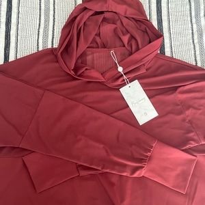 BNWT Buffbunny Escandala Pullover in Vineyard Red size Large